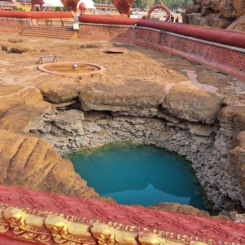 วัดป่าดงหนองตาลอุดรธานี มีบ่อน้ำ